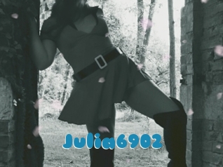 Julia6902