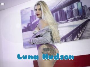 Luna_Hudson