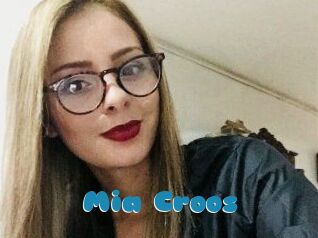 Mia_Croos