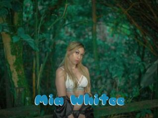 Mia_Whitee