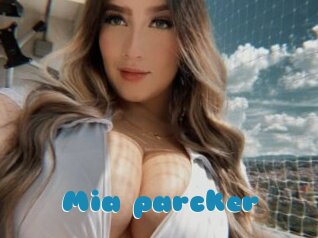 Mia_parcker