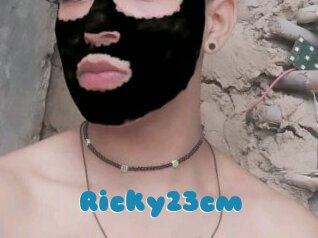 Ricky23cm